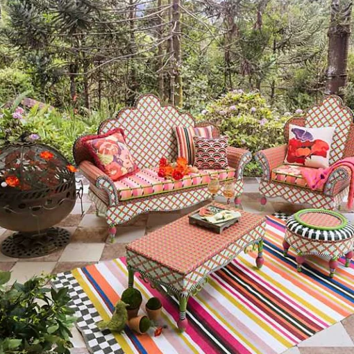 Breezy Poppy Outdoor Loveseat
