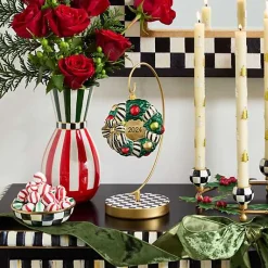 Classic Courtly Ornament Stand