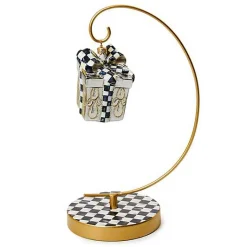 Classic Courtly Ornament Stand