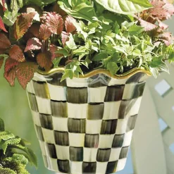 Courtly Check 8 Ceramic Garden Pot