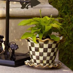 Courtly Check 8 Ceramic Garden Pot