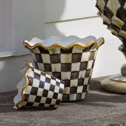 Courtly Check 8 Ceramic Garden Pot