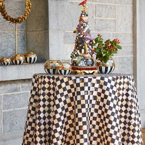 Courtly Check 90 Round Tablecloth