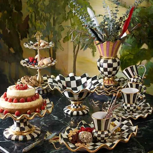 Courtly Check Ceramic Fluted Dinner Plate