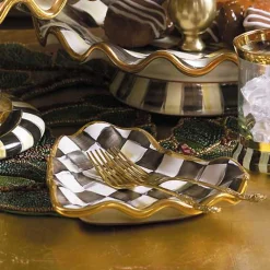 Courtly Check Fluted Heart Plate