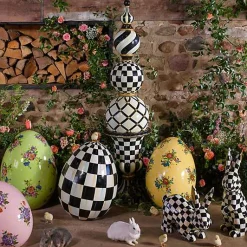 Courtly Check Trophy Topiary