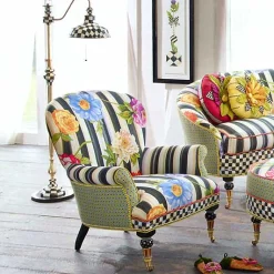 Courtly Farmhouse Floor Lamp