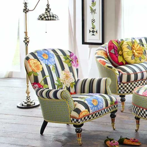 Courtly Farmhouse Floor Lamp