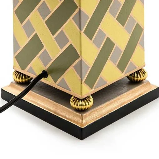 Lattice Table Lamp