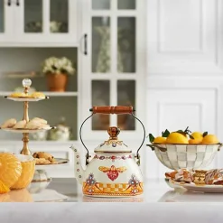 Queen Bee 2 Quart Tea Kettle