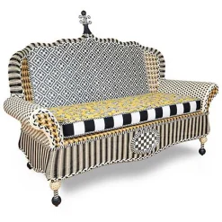 Queen Bee Courtyard Outdoor Loveseat