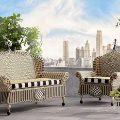 Queen Bee Courtyard Outdoor Loveseat