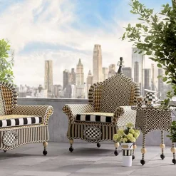 Queen Bee Courtyard Outdoor Wing Chair