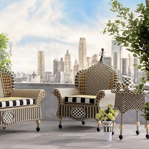 Queen Bee Courtyard Outdoor Wing Chair