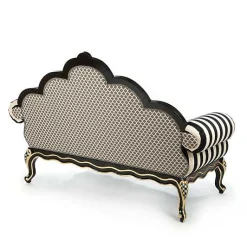 Queen Bee Loveseat