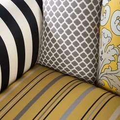 Queen Bee Loveseat