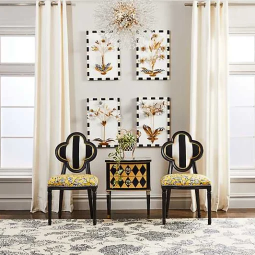 Queen Bee Outdoor Dining Chair
